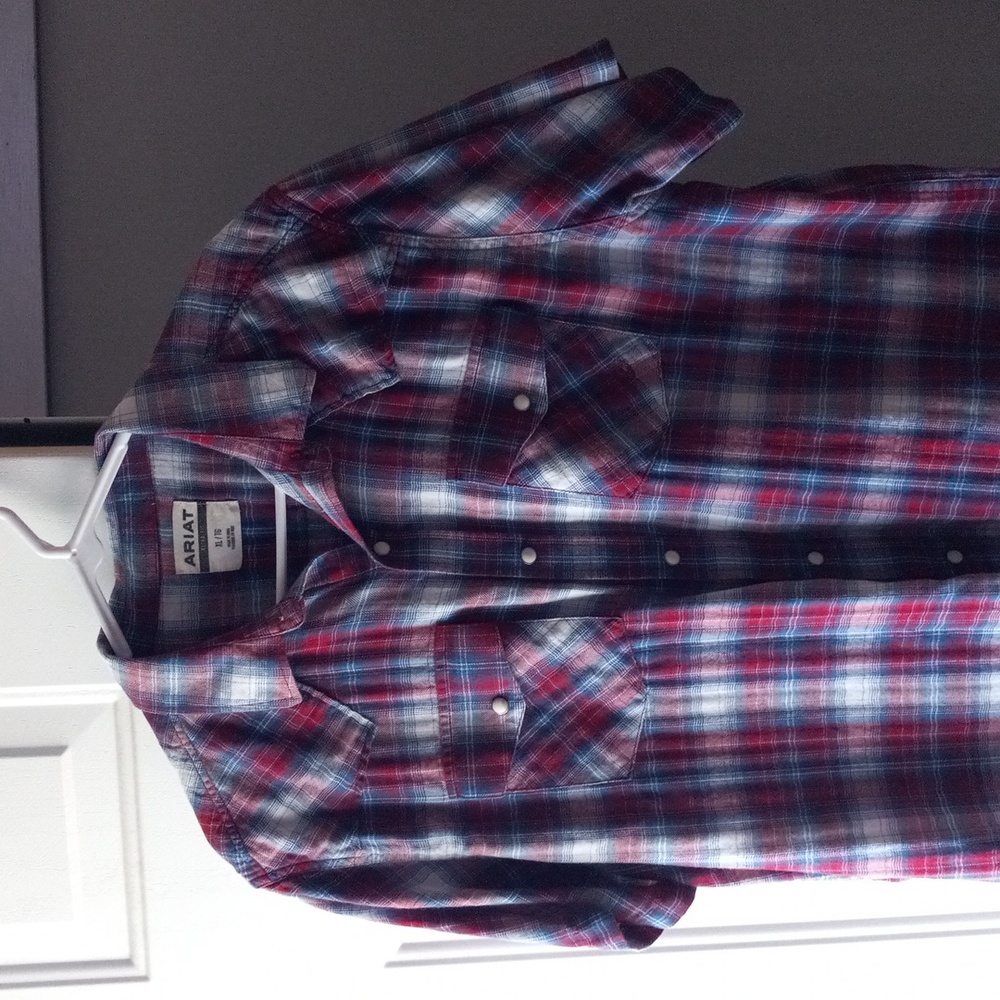 XL Ariat shirt